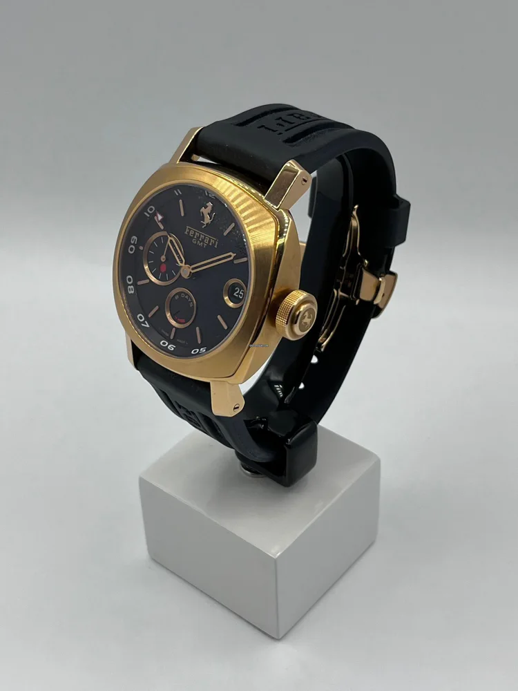 Panerai Ferrari 8 Days Ferrari Gmt FULL SET + Aditional Ferrari leather strap.